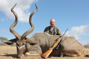 Plains_game_Kudu_Bull_300_200_cy_100